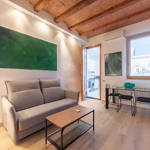 https://centric-gracia-apartments.topbarcelonahotels.com