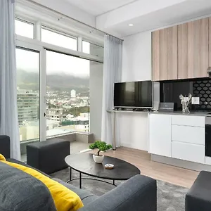 https://the-sentinel-luxury-apartments.hotels-capetown.com